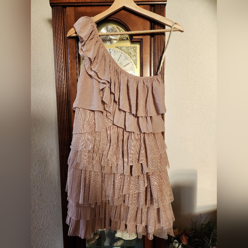 BCBGMAXAZRIA Nude One Shoulder Ruffle Dress XXS